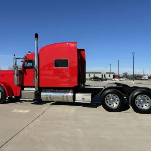 2018 Peterbilt 389 Glider sleeper