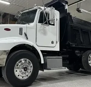 2001 PETERBILT 330